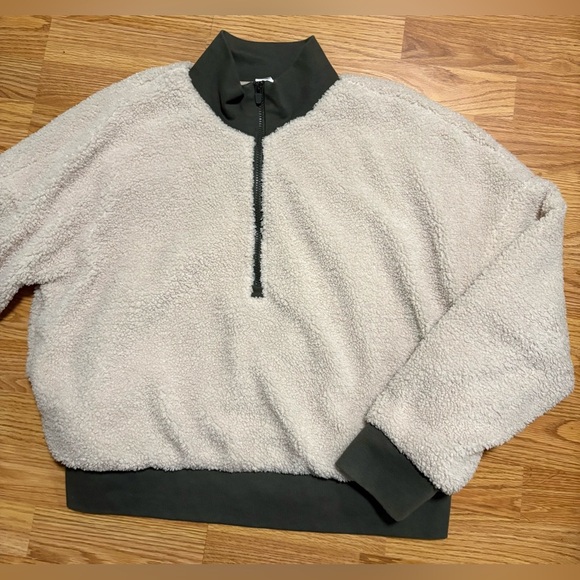 Fabletics Sherpa Quarter Zip size XL - Picture 1 of 3